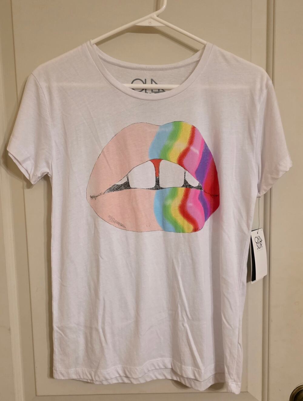 Chaser rainbow lips tee